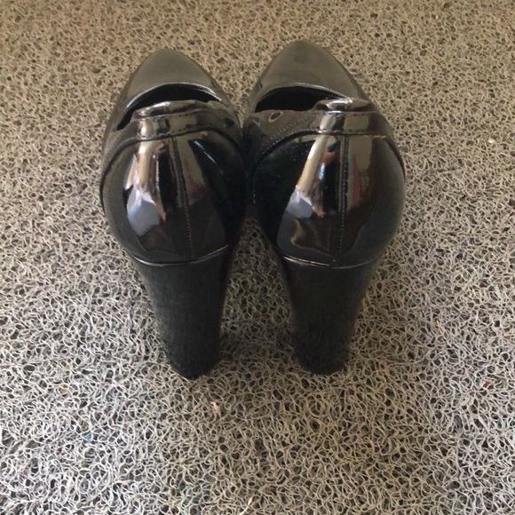 Black shoes - Picture 2 of 2